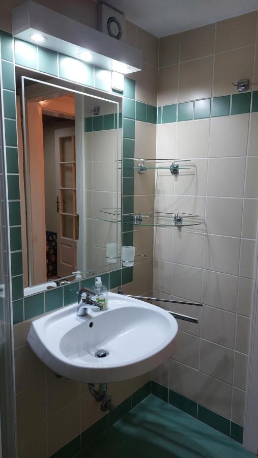 Family Apartman Дьюла Екстер'єр фото
