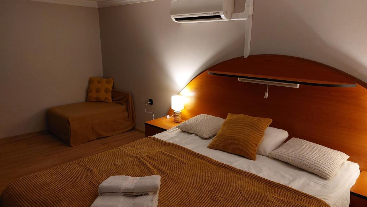 Family Apartman Дьюла Екстер'єр фото