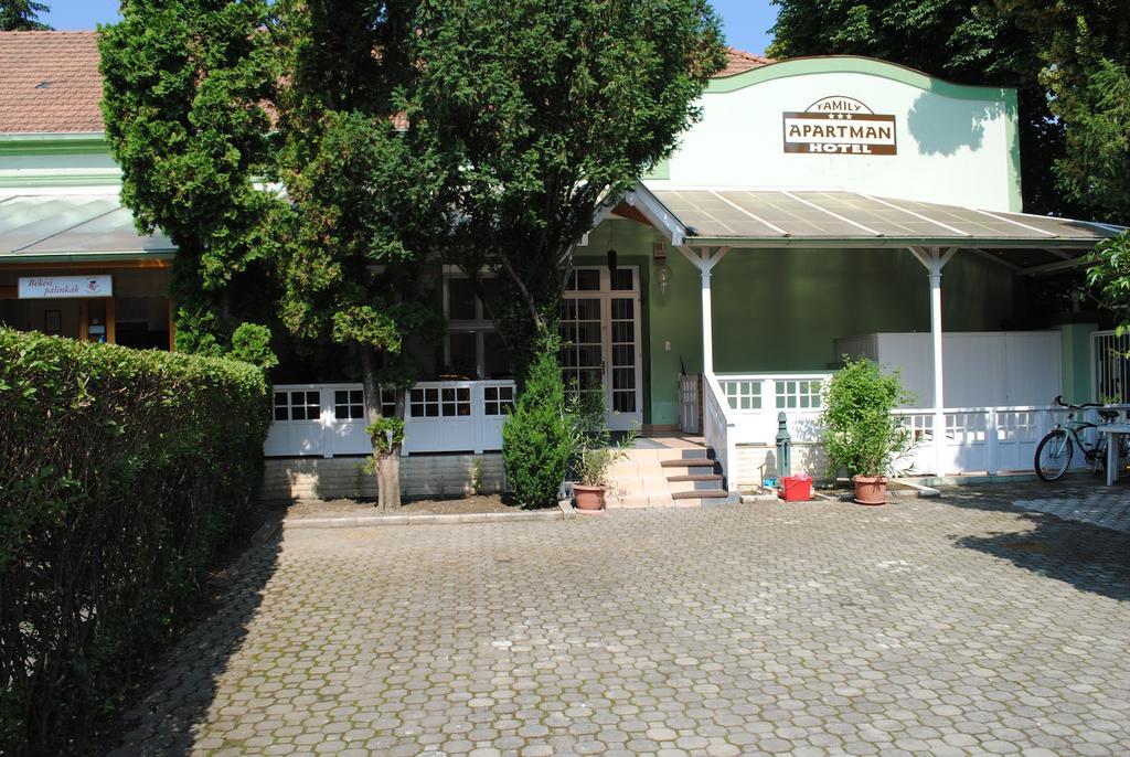 Family Apartman Дьюла Екстер'єр фото