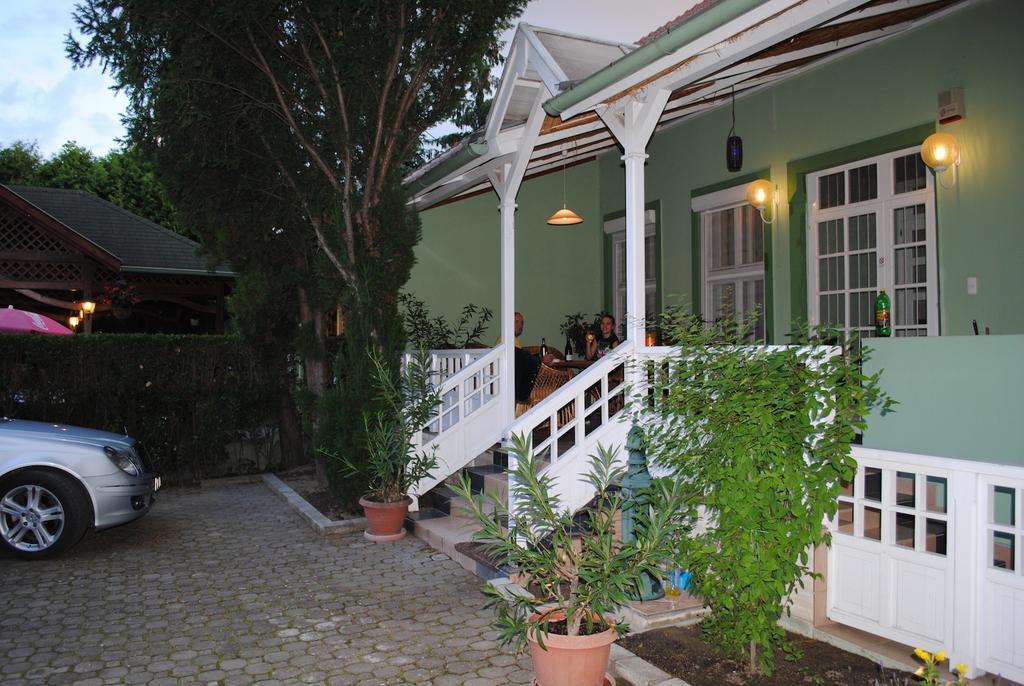 Family Apartman Дьюла Екстер'єр фото